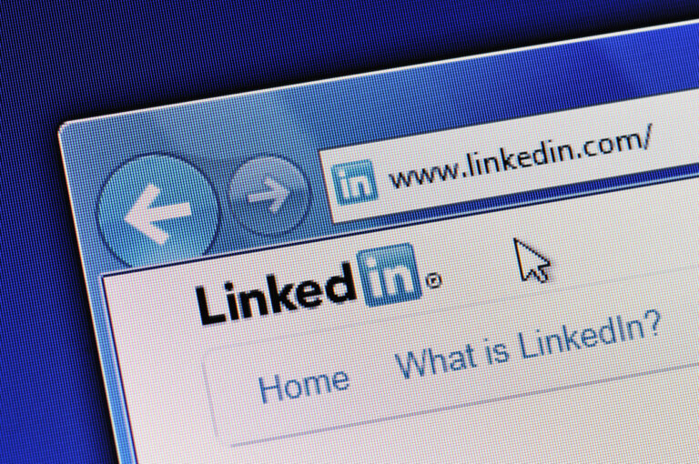 imagem em destaque de navegador com o site linkedin
